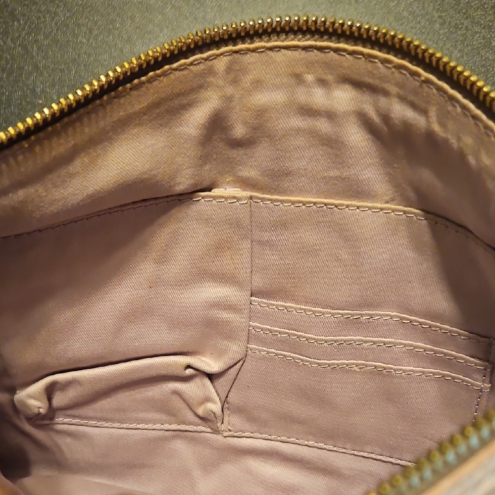 Fossil Pink Crossbody Bag with Smooth Texture - Picture 6 of 6